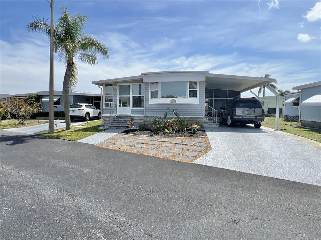 614 Mount Key Avenue NE, Unit 631, St Petersburg, FL, 33702