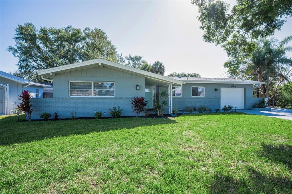 94 Nicholas Drive, Dunedin, FL, 34698