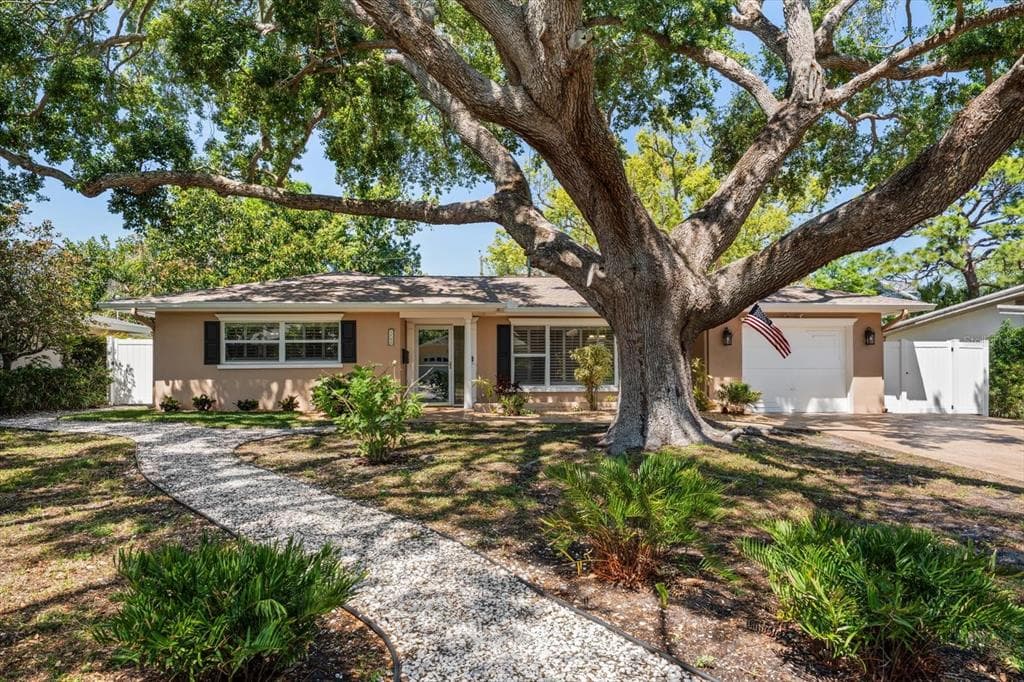 1702 Meredith Lane, Belleair, FL, 33756