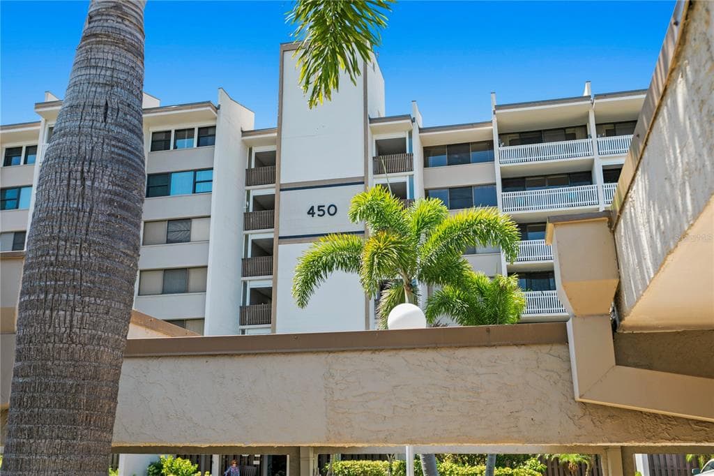 450 Treasure Island Causeway, Unit 104, Treasure Island, FL, 33706