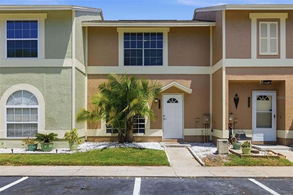 1555 Chateaux De Ville Court, Clearwater, FL, 33764