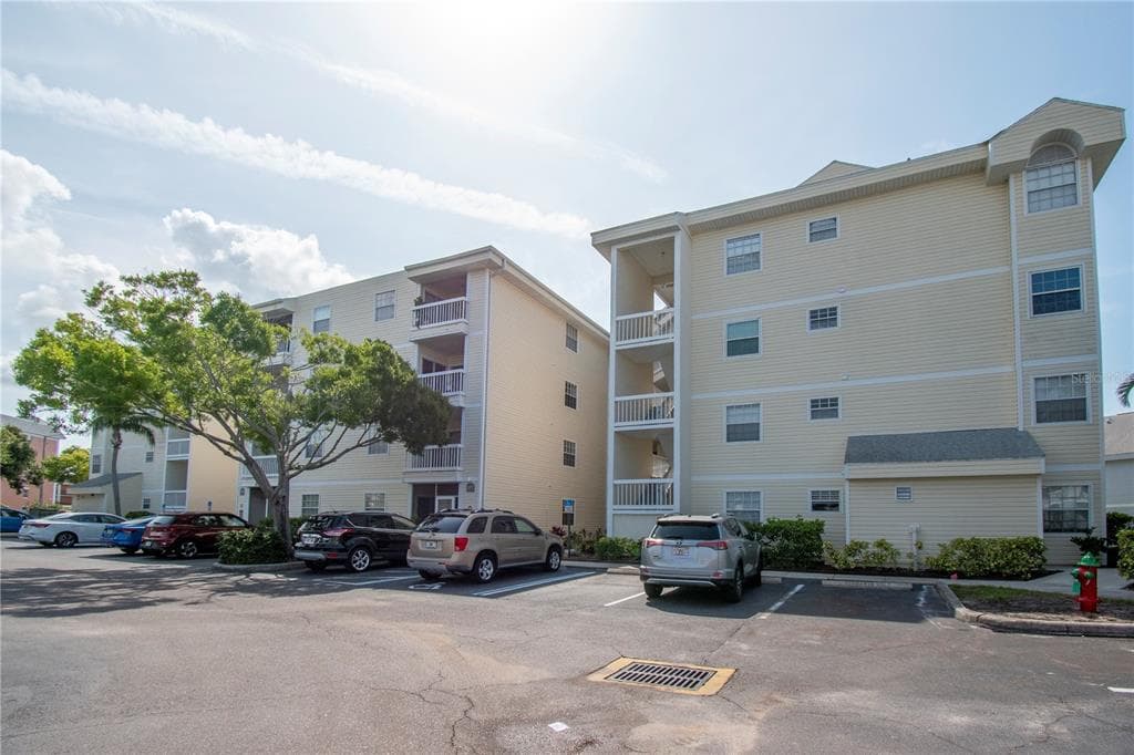 6817 Stones Throw Circle N, Unit 17203, St Petersburg, FL, 33710