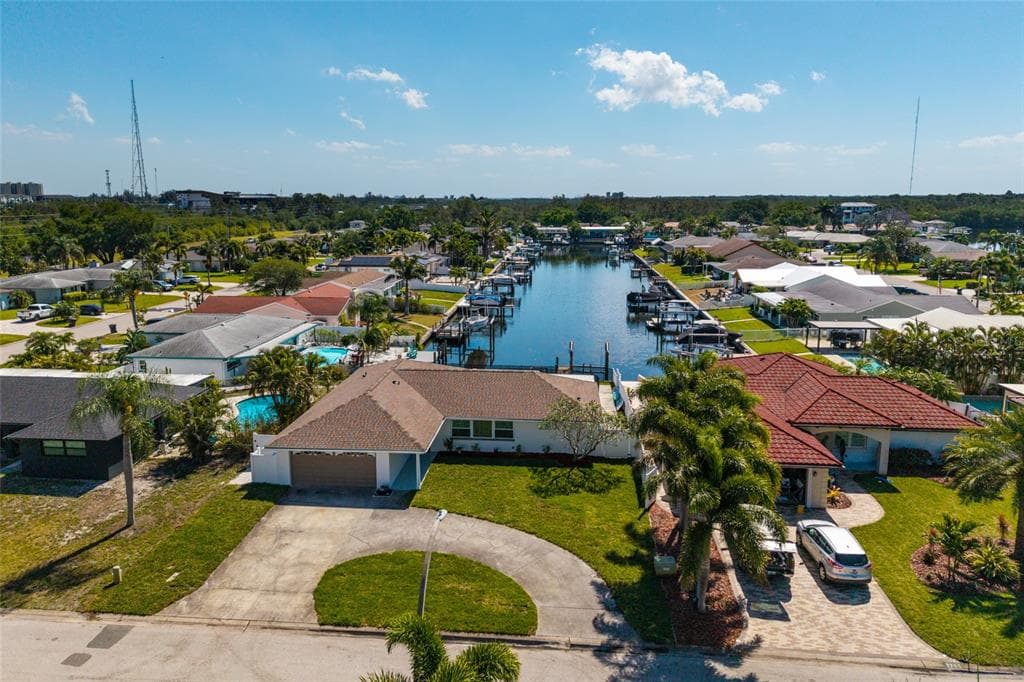 9773 1st Street NE, St Petersburg, FL, 33702