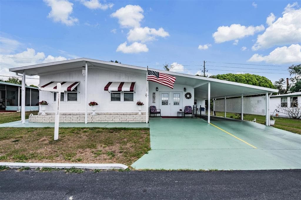 7048 El Meyers Street, Zephyrhills, FL, 33541