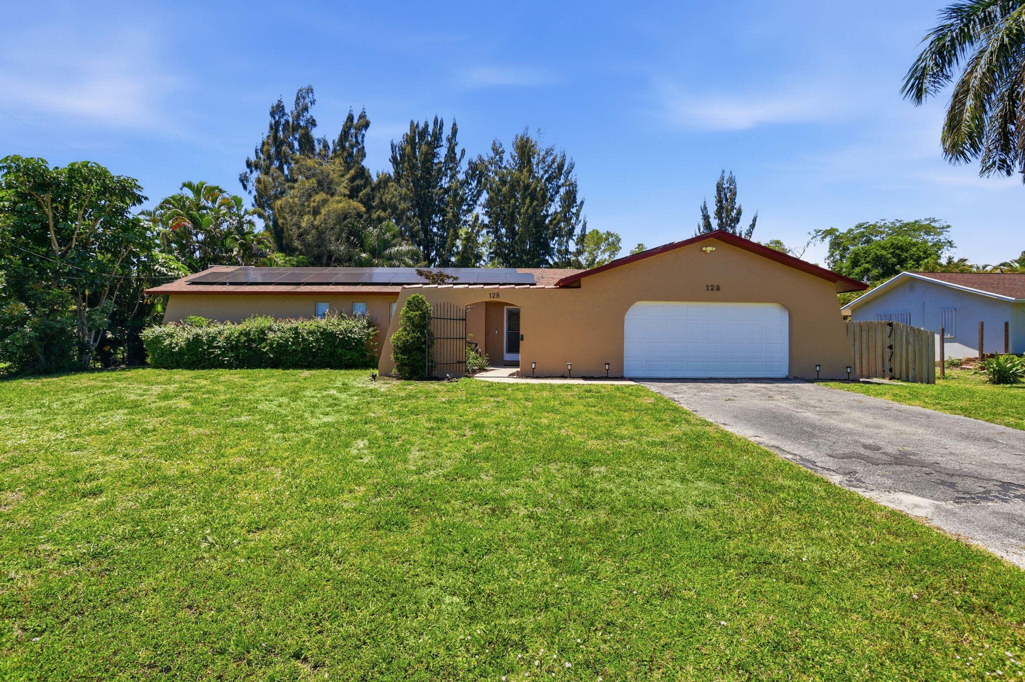 128 Barberton Road, Lake Worth, FL 33467