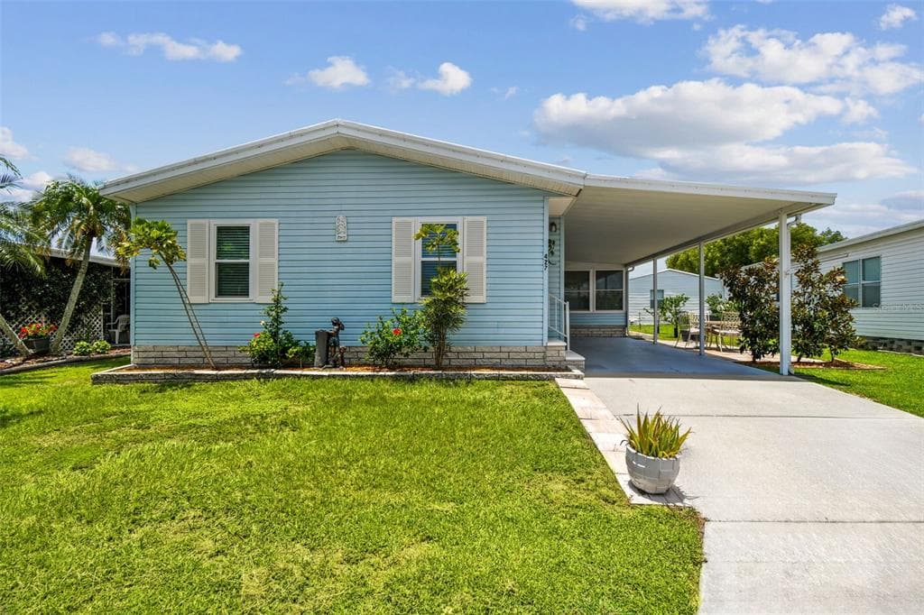 427 PELICAN Drive, OLDSMAR, FL 34677 photo 2