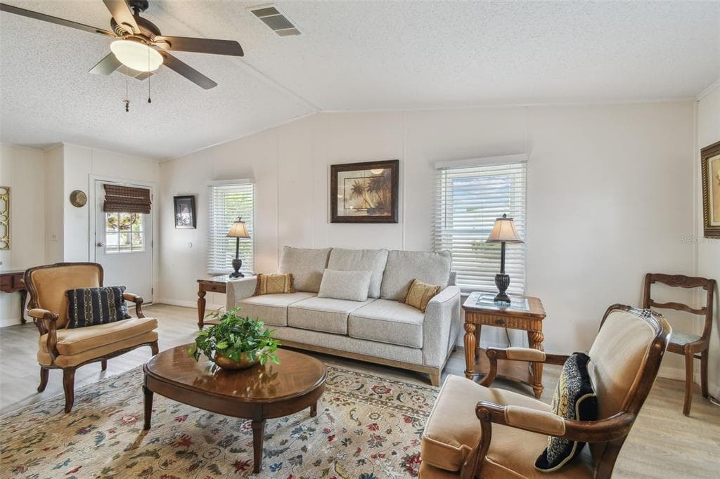 427 PELICAN Drive, OLDSMAR, FL 34677 photo 5