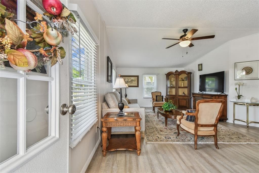 427 PELICAN Drive, OLDSMAR, FL 34677 photo 4