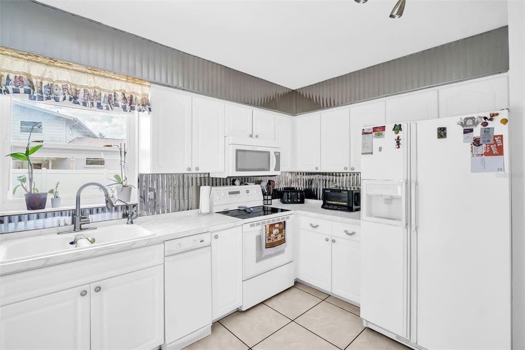 7398 WINDSOR Lane, CLEARWATER, FL 33764 photo 5