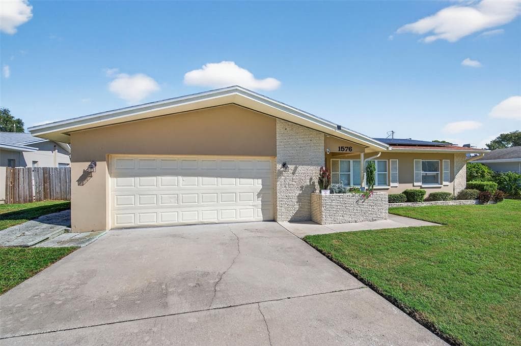 1576 ROSERY ROAD, LARGO, FL 33770 photo 2