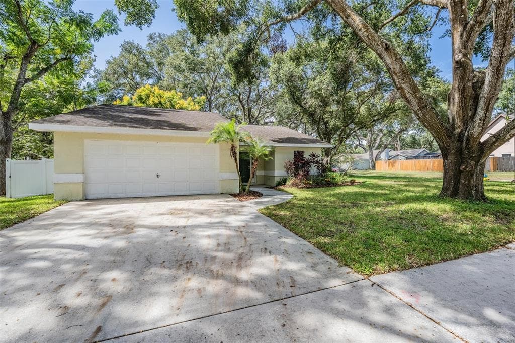 2326 FORREST CREST CIRCLE, LUTZ, FL 33549 photo 2