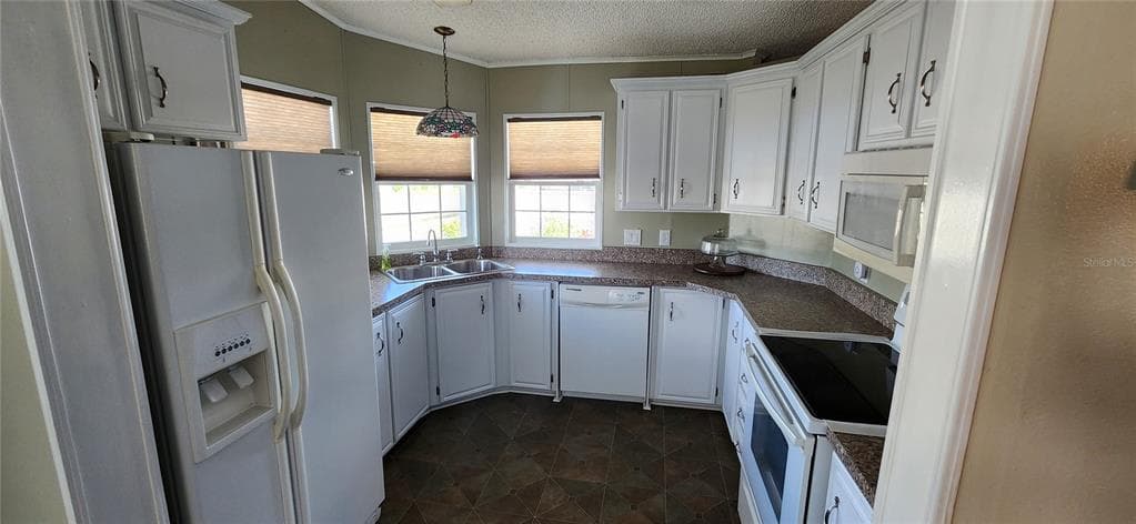 36330 LE SABRE Way, ZEPHYRHILLS, FL 33541 photo 3