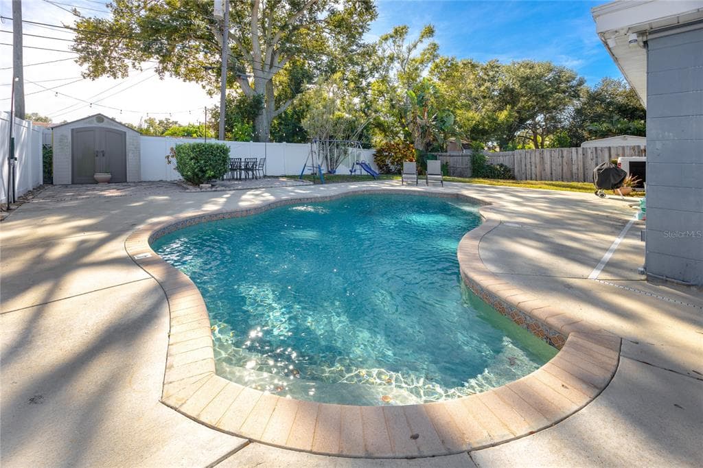 10996 106TH AVENUE, SEMINOLE, FL 33778 photo 2