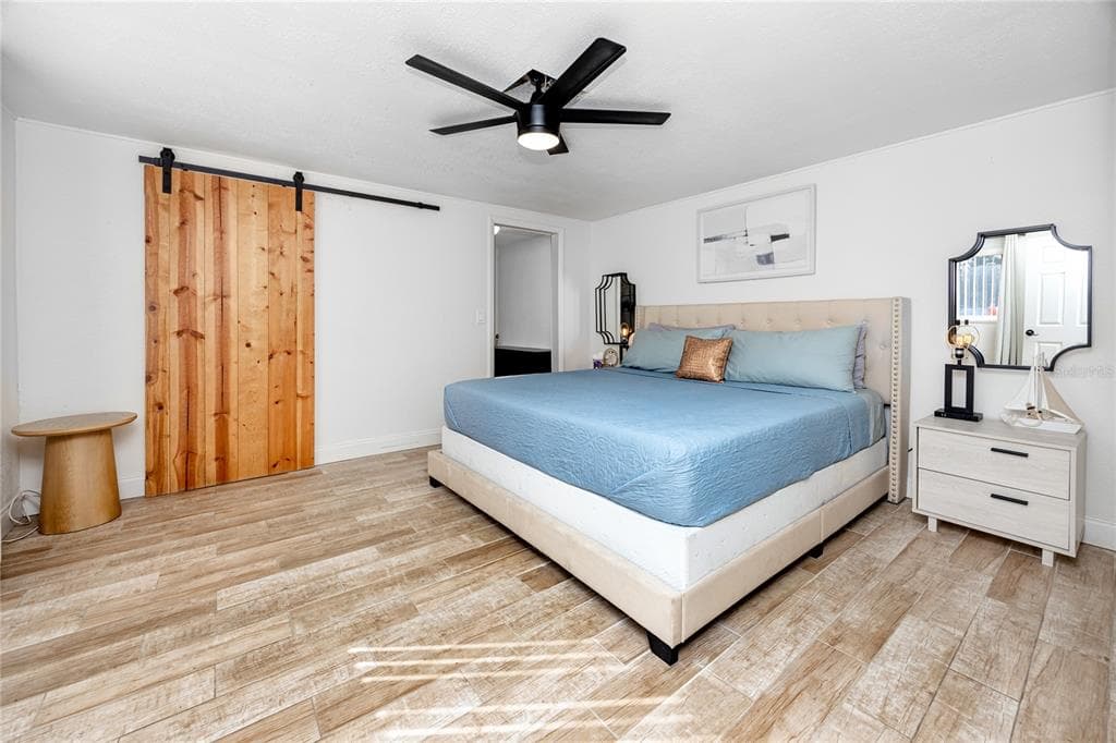 10996 106TH AVENUE, SEMINOLE, FL 33778 photo 3