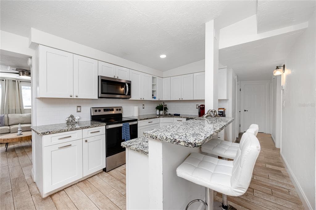 10996 106TH AVENUE, SEMINOLE, FL 33778 photo 4