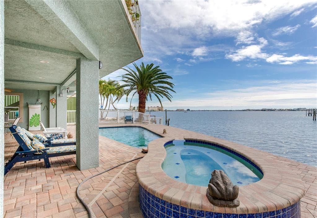 511 161ST AVENUE, REDINGTON BEACH, FL 33708