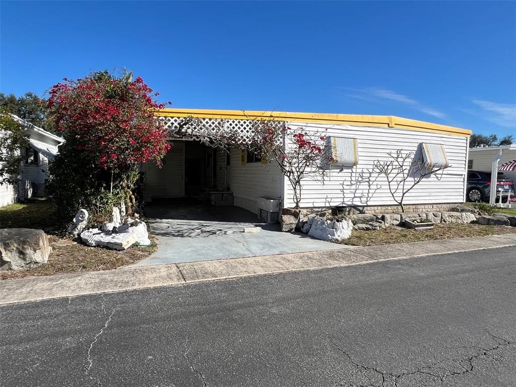 61 THATCH PALM Street, LARGO, FL 33770