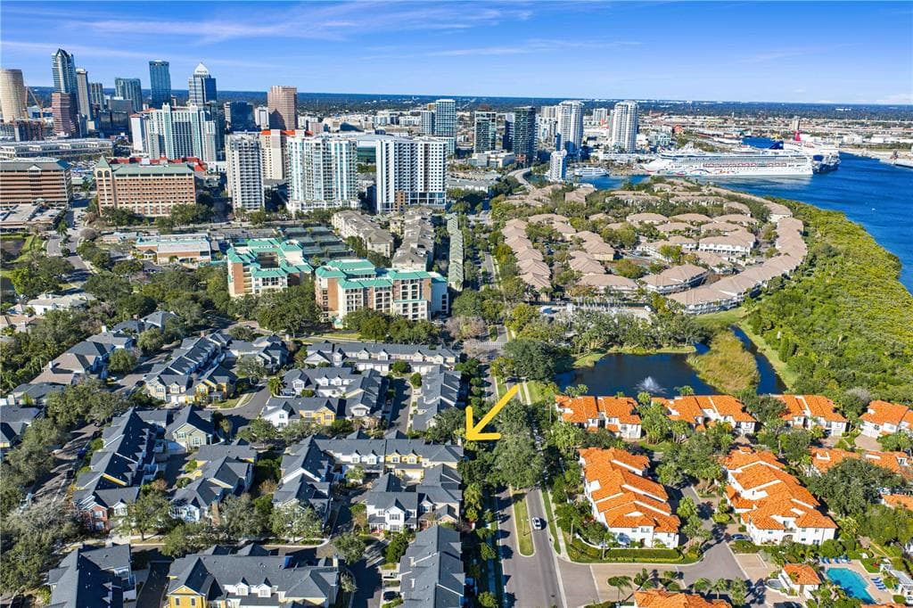 328 INNER HARBOUR CIRCLE, TAMPA, FL 33602 photo 2