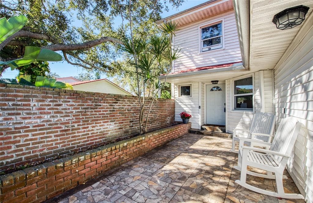 1423 WATER VIEW Drive, LARGO, FL 33771 photo 3