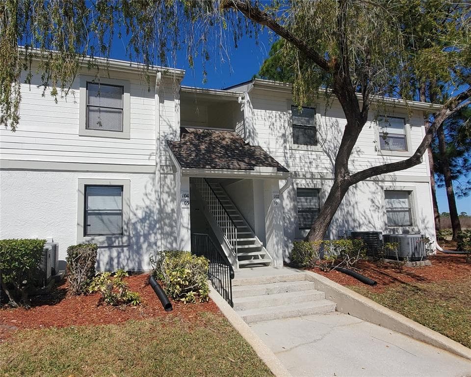 103 MEADOW LANE Unit 103, OLDSMAR, FL 34677