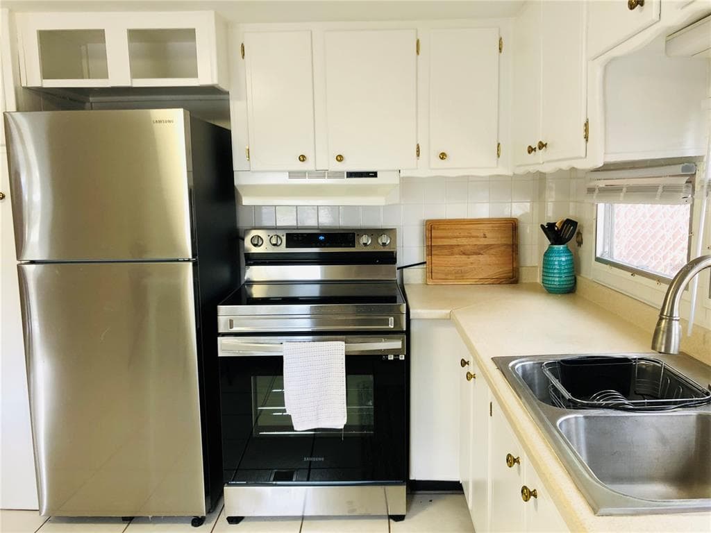 980 7TH STREET, LARGO, FL 33770 photo 2