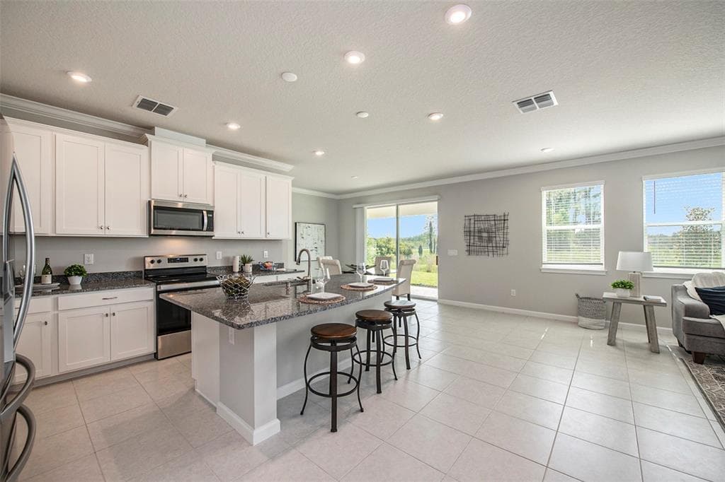 2326 VILLAGE AMBLE LOOP, LUTZ, FL, 33558 photo 3