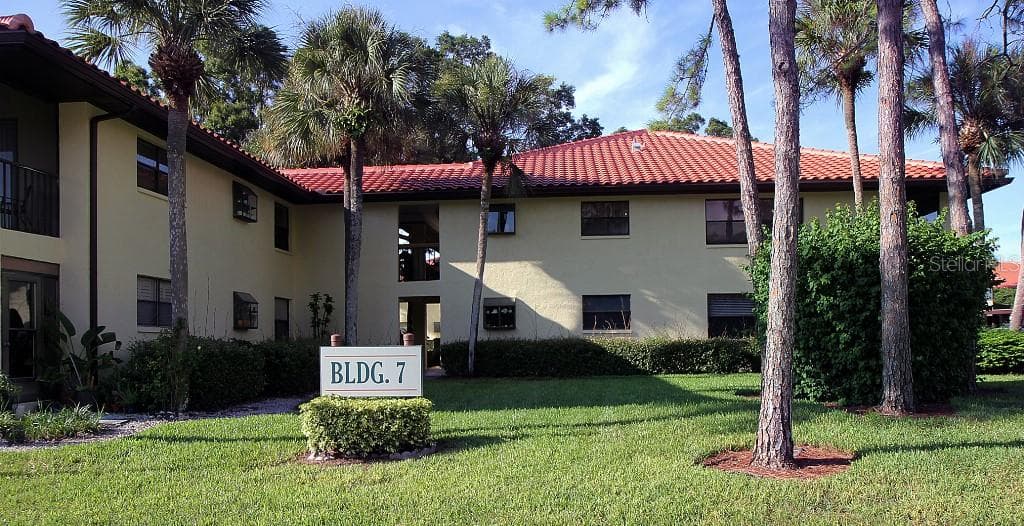 704 HAMMOCK PINE BOULEVARD, Unit# 704, CLEARWATER, FL, 33761