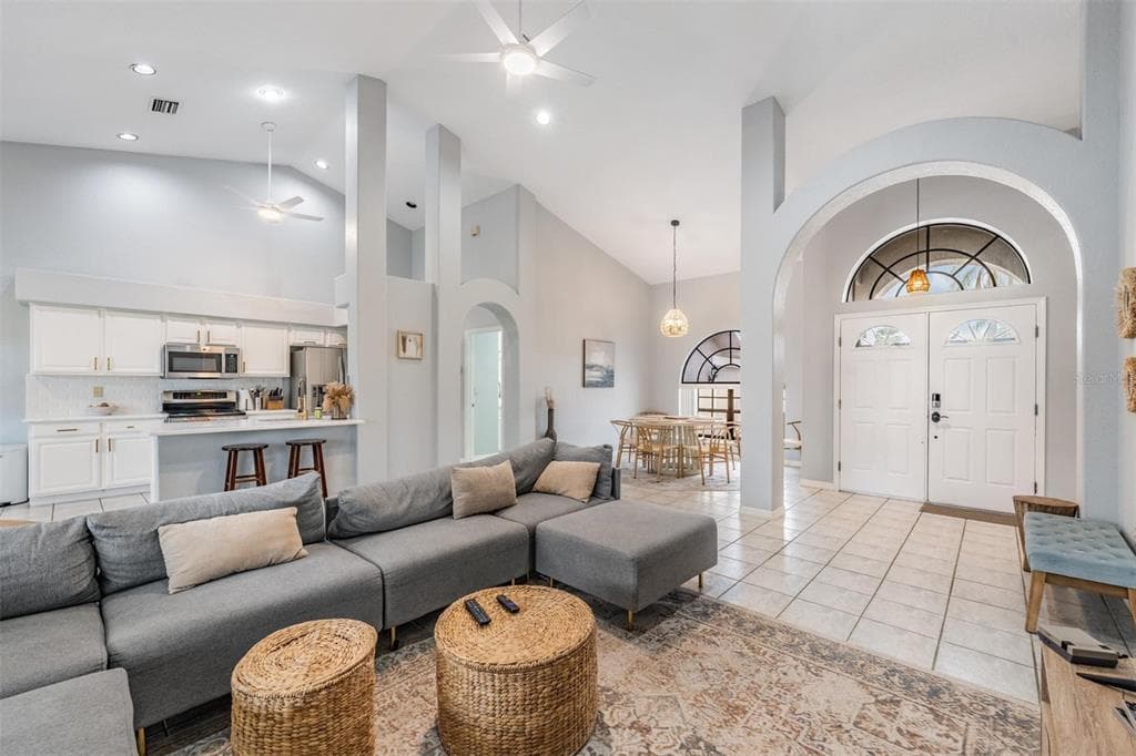 821 GREENVIEW DR, APOLLO BEACH, FL, 33572 photo 3