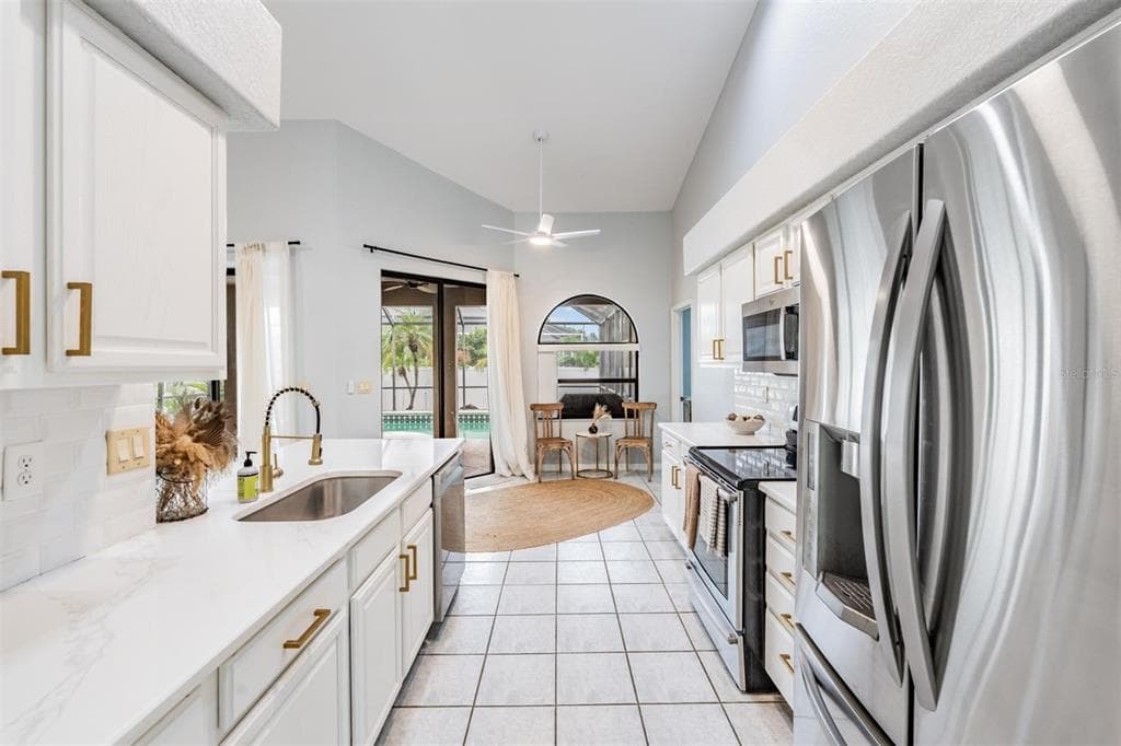 821 GREENVIEW DR, APOLLO BEACH, FL, 33572 photo 5