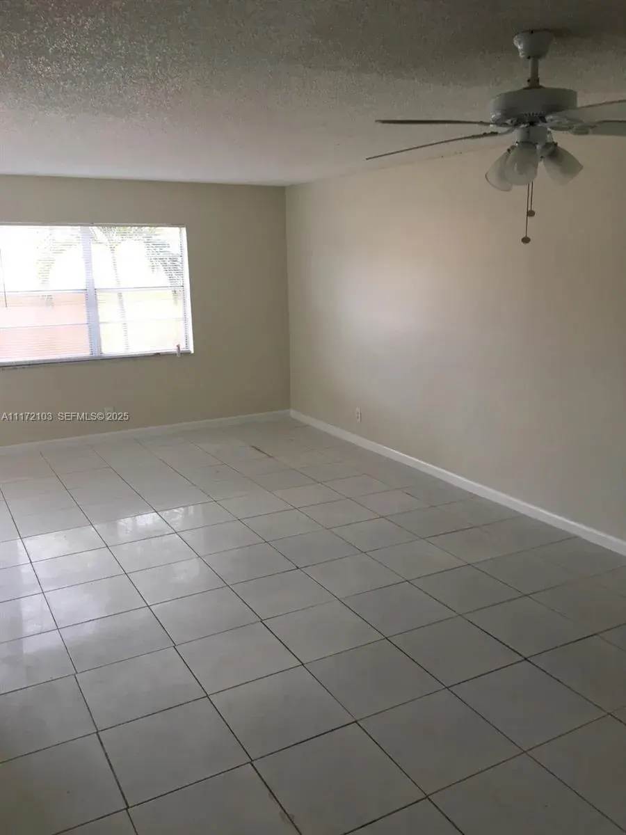 5962 NW 29th Place 112, Sunrise, FL 33313