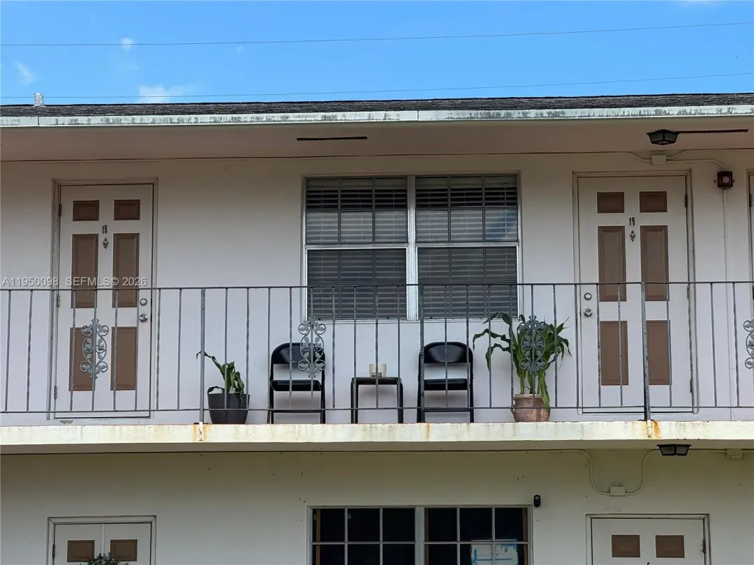 1825 Cleveland Street 15, Hollywood, FL 33020
