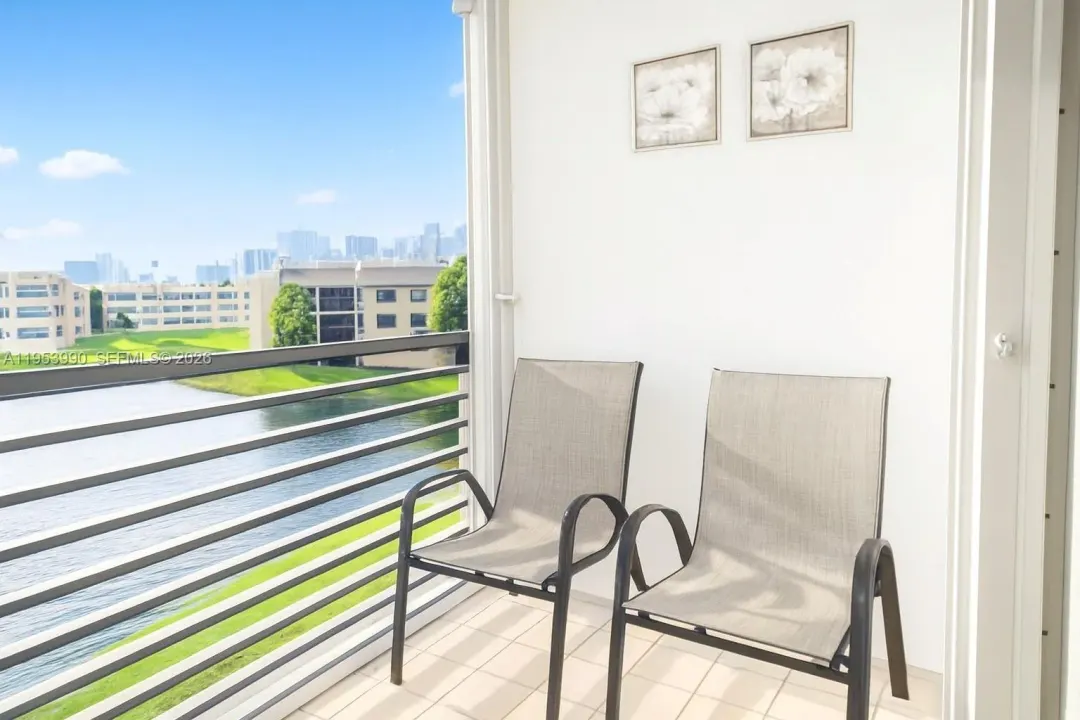 Address Withheld, Sunrise, FL 33322