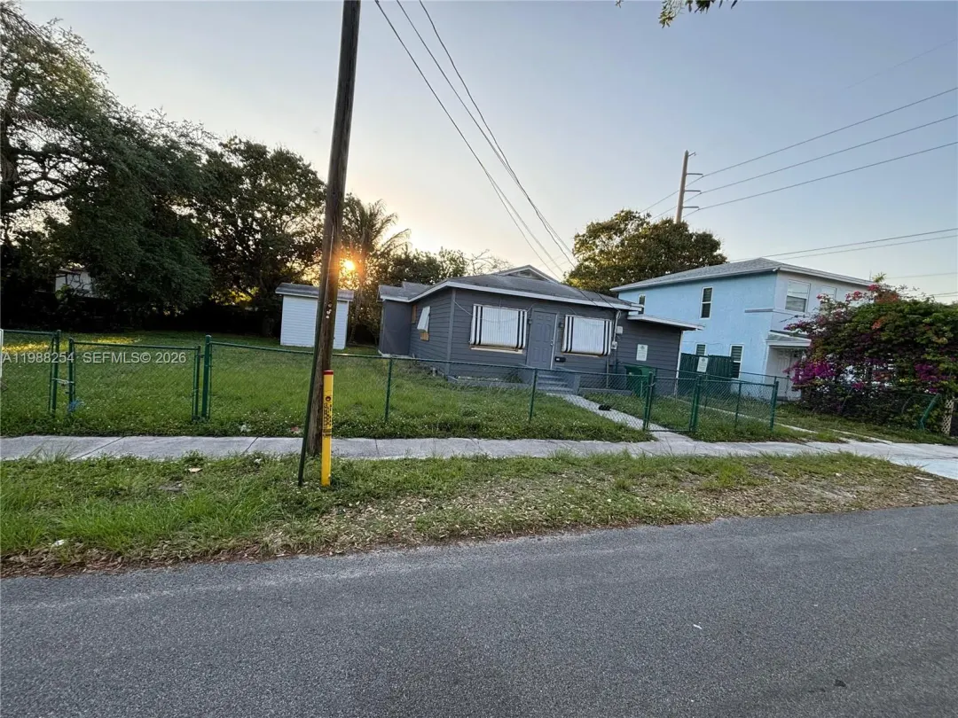 214 SW 1st Avenue, Dania Beach, FL, 33004