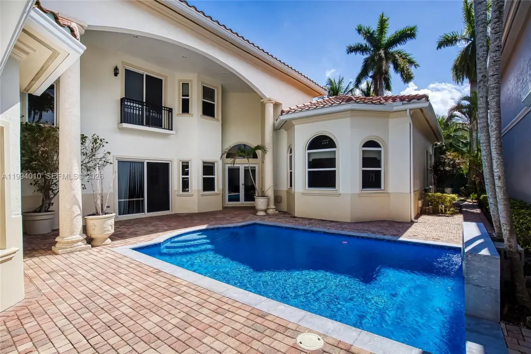 920 Captiva Drive, Hollywood, FL 33019