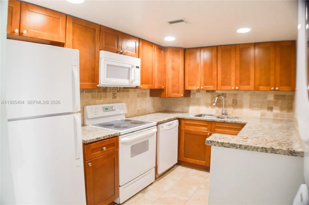 733 SE 1st Way, Unit 206, Deerfield Beach, FL, 33441