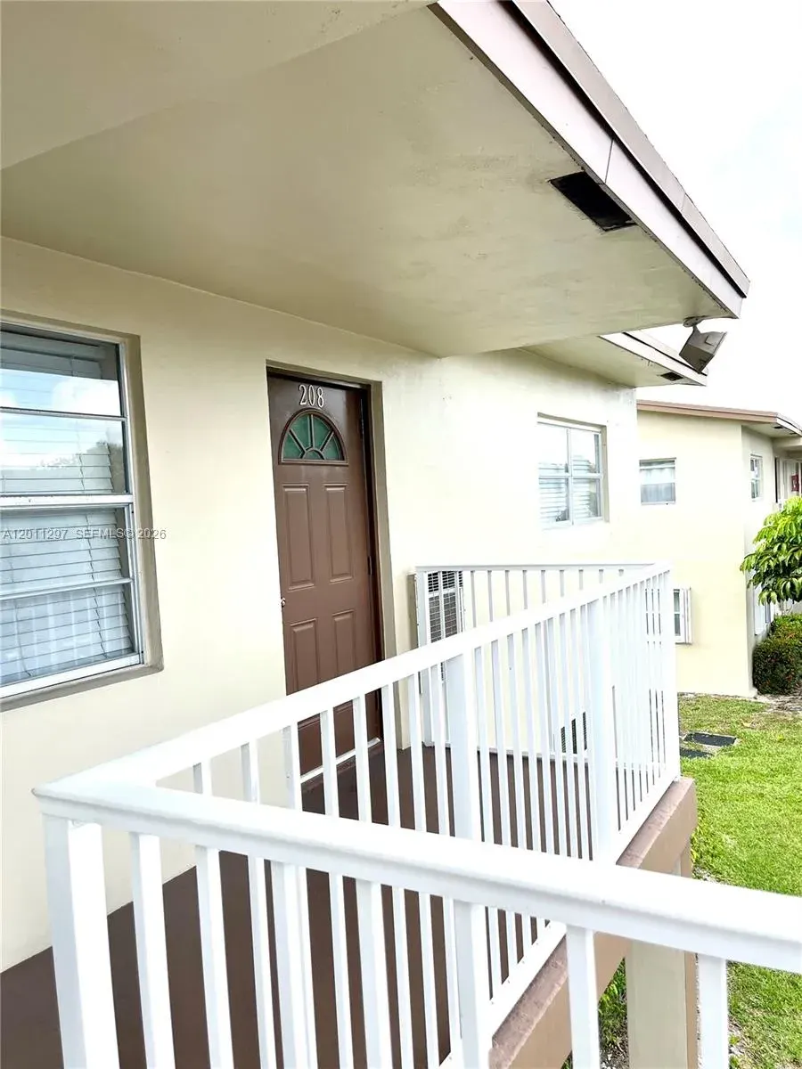 Address Withheld, Unit 208, Margate, FL, 33063