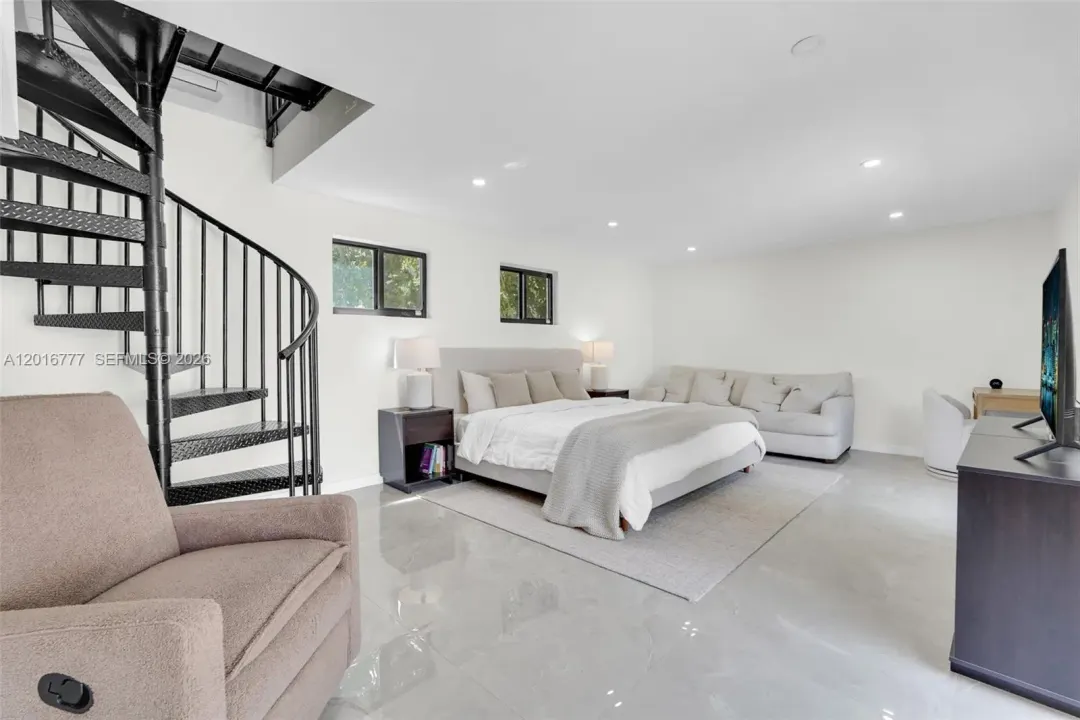 3411 Thomas Street, Hollywood, FL 33021