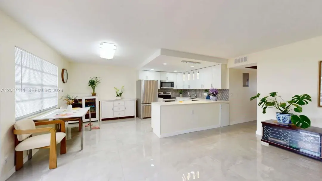 325 Wellington G G, West Palm Beach, FL 33417