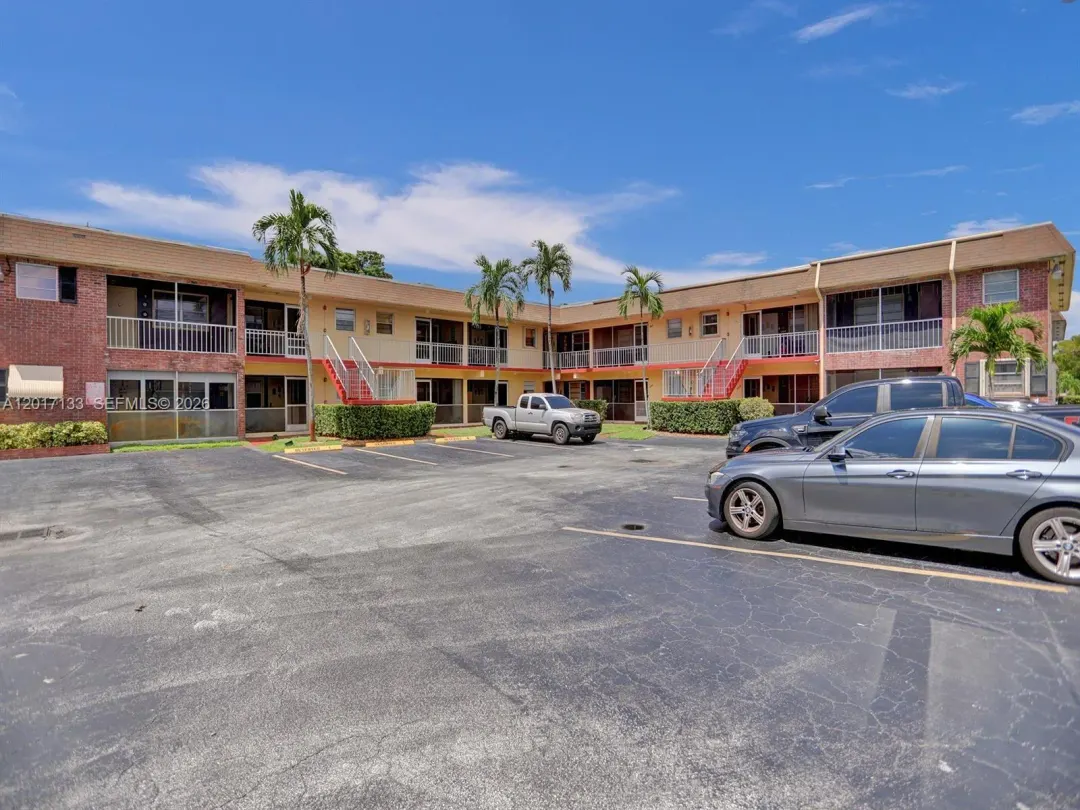 2040 NW 81st Avenue 117, Pembroke Pines, FL 33024