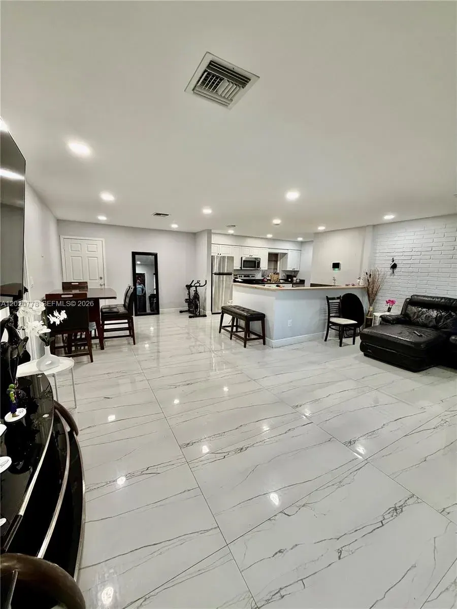 518 NW 47th Court, Oakland Park, FL 33309