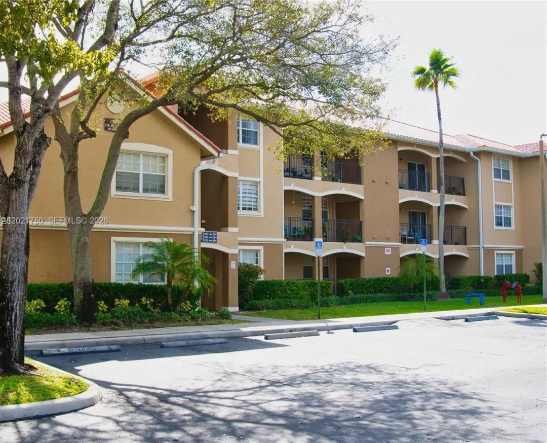 215 SW 117th Terrace 14107, Pembroke Pines, FL 33025