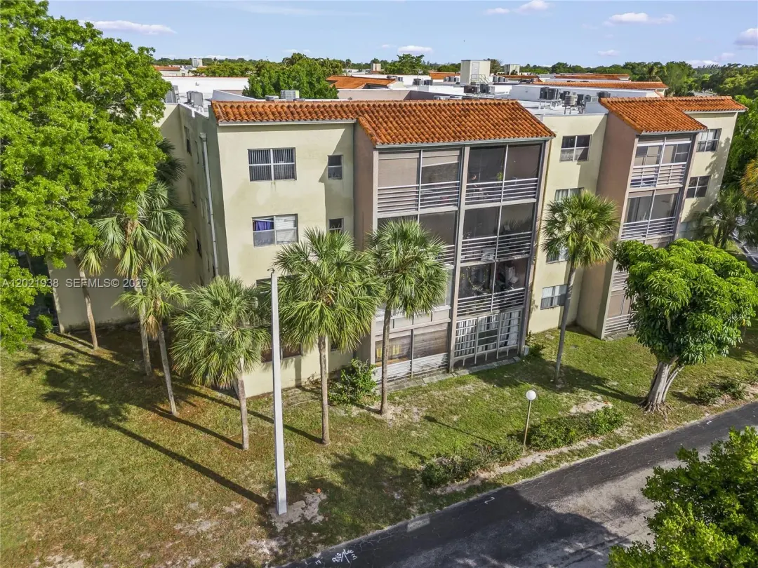 1800 SW 81st Avenue 1308, North Lauderdale, FL 33068