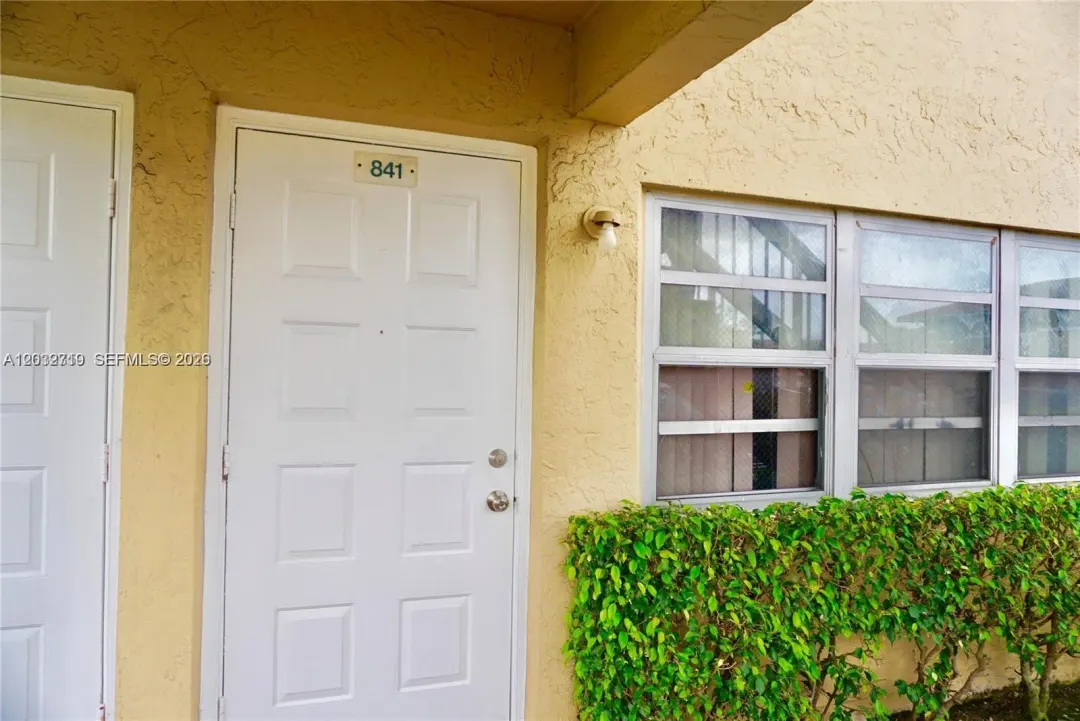 841 Twin Lakes Drive, Unit 30-a, Coral Springs, FL, 33071