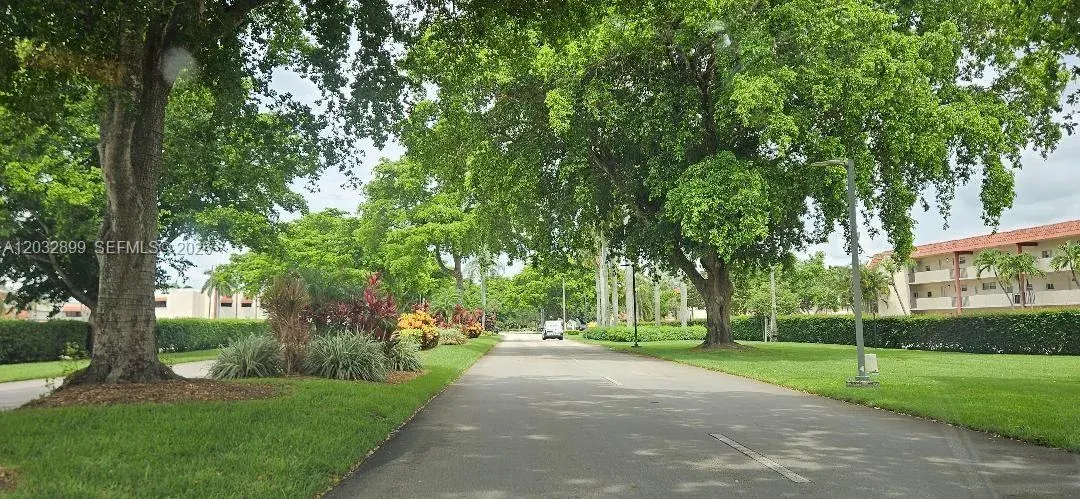 9823 S Hollybrook Lake Drive 310, Pembroke Pines, FL 33025