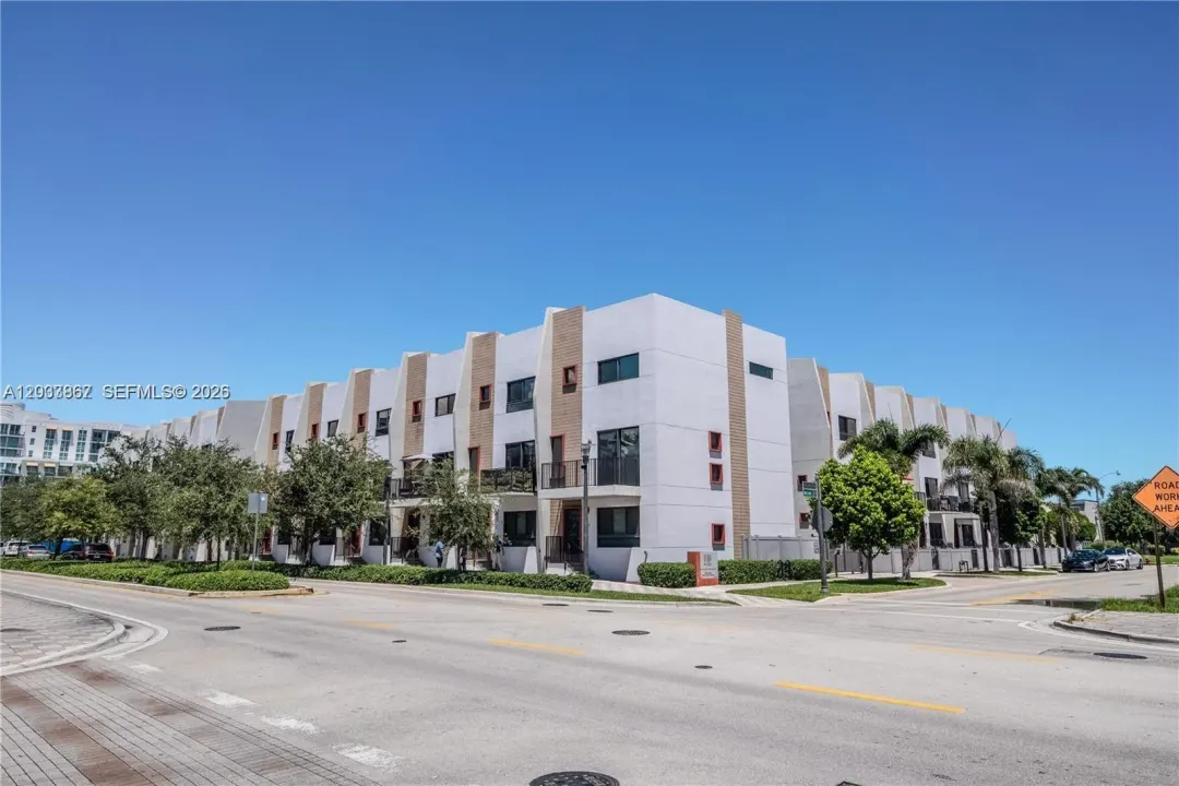 113 NE 6 Street 4625, Fort Lauderdale, FL 33304