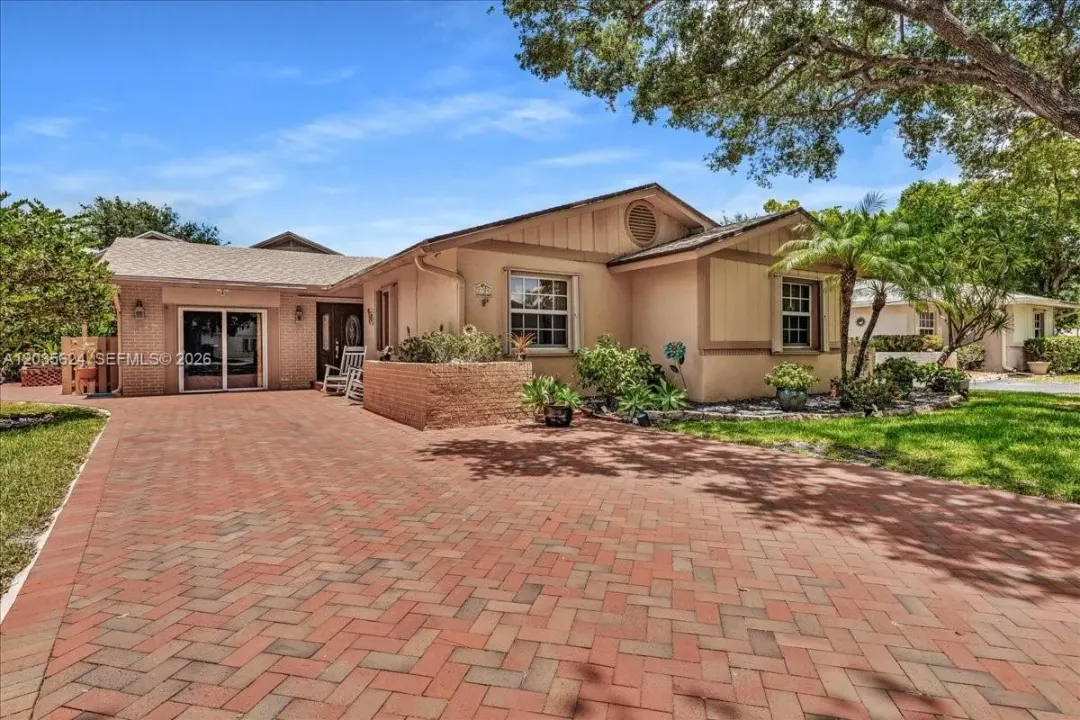 2155 Nova Village Drive, Davie, FL 33317