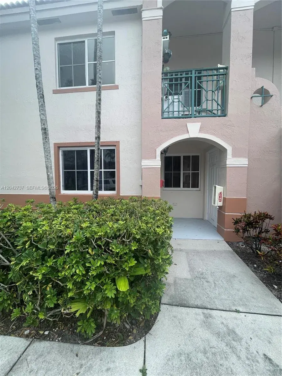 2151 NW 77th Way, Unit 102, Pembroke Pines, FL, 33024