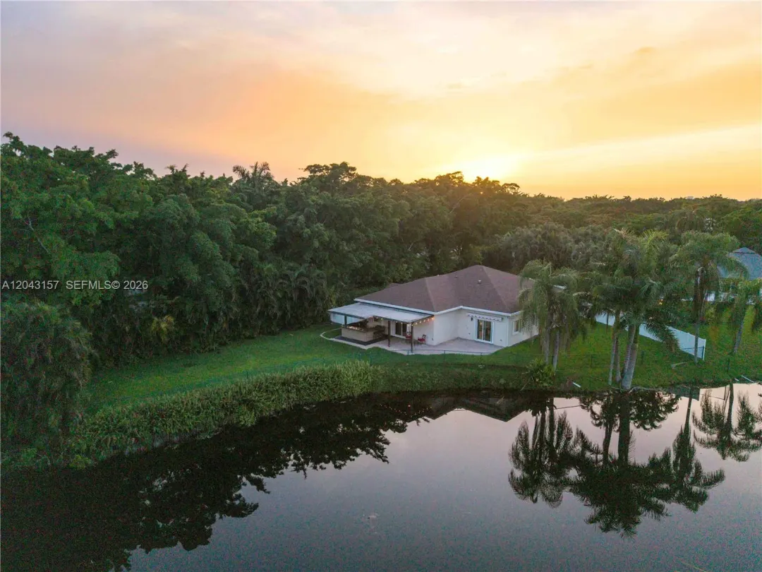 720 S Old Nob Hill Road, Plantation, FL 33324