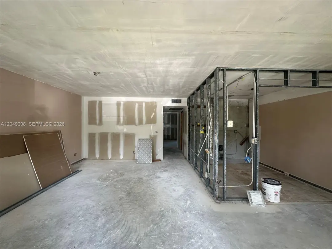 101 SW 132nd Way 112j, Pembroke Pines, FL 33027