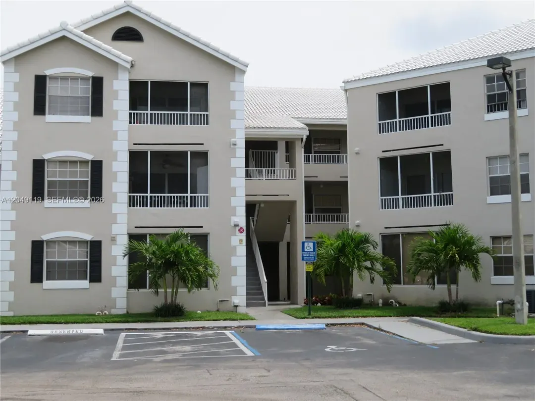 Address Withheld, Oakland Park, FL 33309
